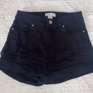H&M black shorts